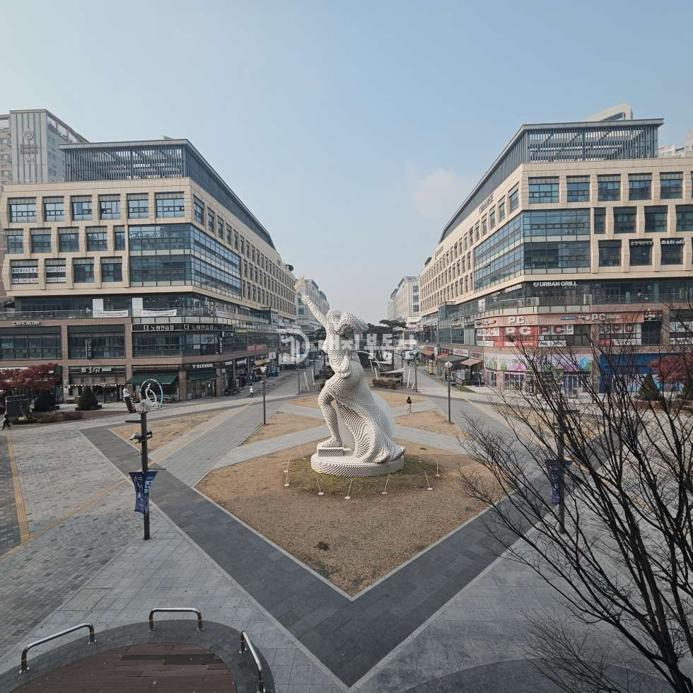 경기 시흥시 배곧동 시흥배곧아브뉴프랑센트럴블루동 전용 43, 아비뉴 광장방향 코너자리, 시설좋로 평수넓은 주점 상가 월세 매물번호 10898 사진 3
