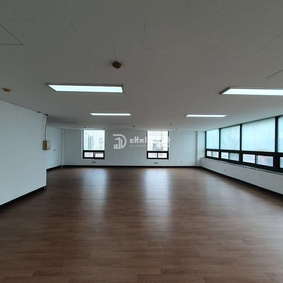 경기 시흥시 정왕동 정왕동 로데오 안쪽 바닥 천장 마감된 3층 상가 임대매물 월세 매물번호 10669 사진 3