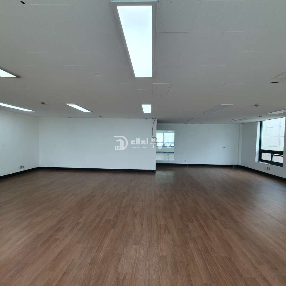 경기 시흥시 정왕동 정왕동 로데오 안쪽 바닥 천장 마감된 3층 상가 임대매물 월세 매물번호 10669 사진 8